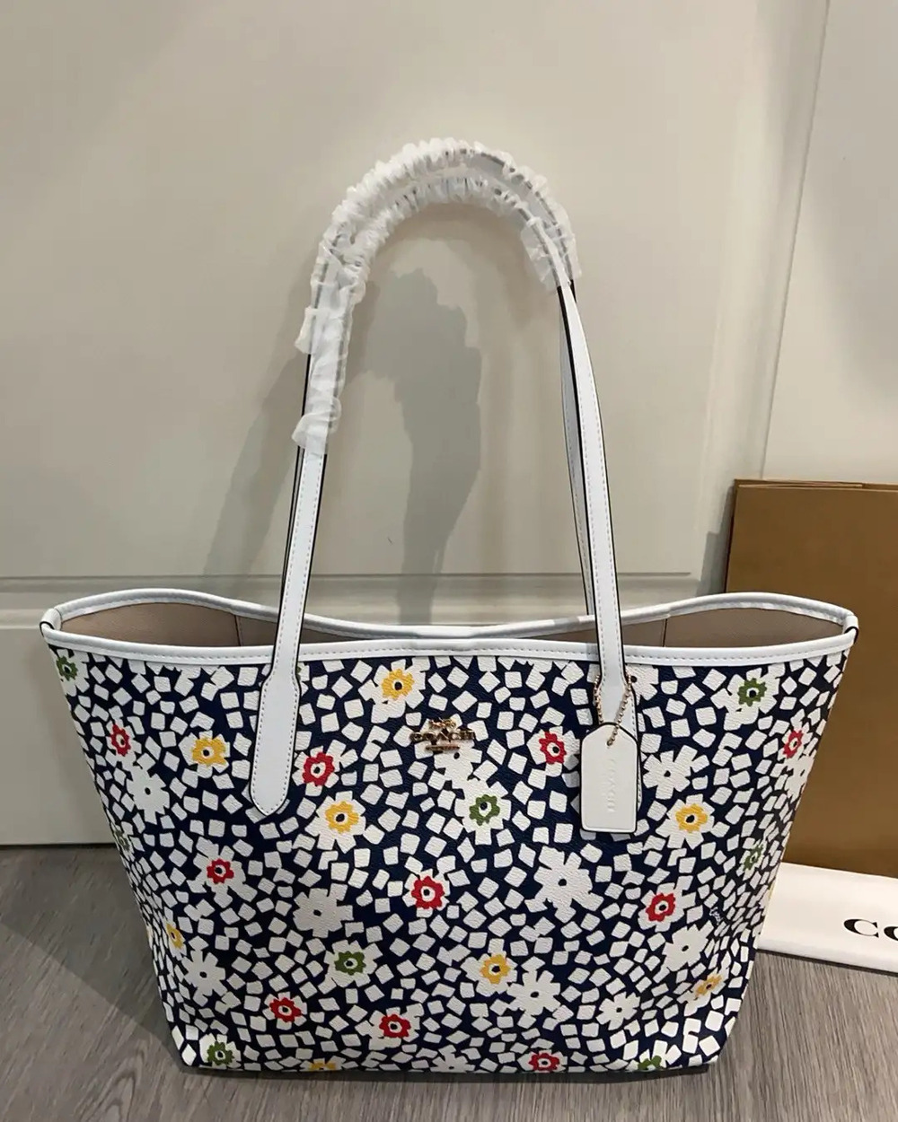 Coach floral print country style bag